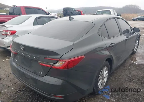 2025 Toyota Camry Le z USA, uszkodzony, nr VIN 4T1DAACKXSU616829